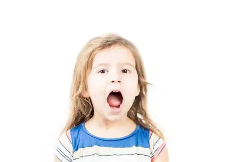 Короткая уздечка у ребенка и дефекты речи