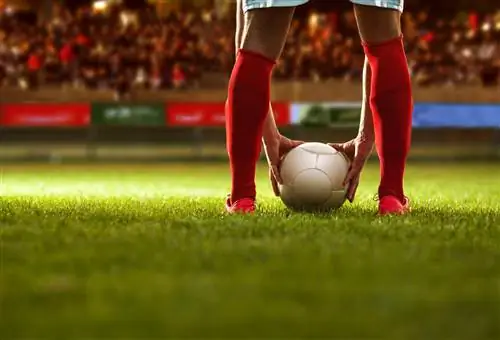 Почему у футболистов кривые ноги?