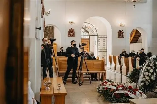 Видео похороны, т.е. онлайн похороны - что это такое и сколько это стоит?