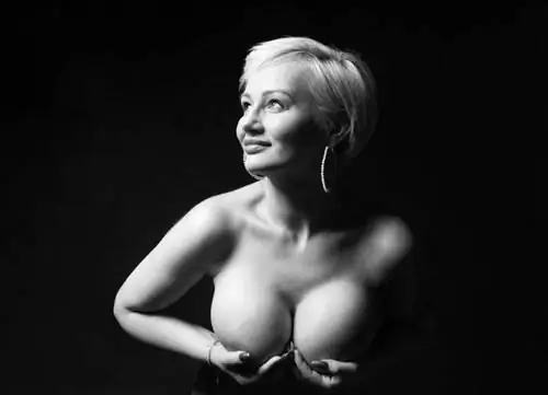 Аня, ты можешь поверить, что у нее была мастэктомия?