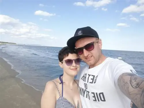Каролина и Томек на пляже в Свиноуйсьце