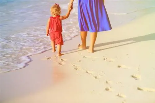 с ребенком на море