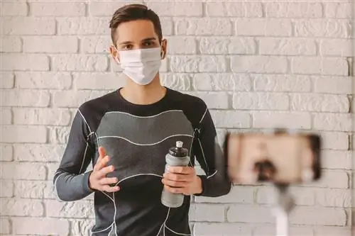 Обязательны маски в бассейнах и спортзалах? Странная идея