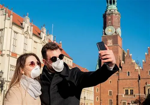 Это только начало пандемии в Польше. Как это возможно? Эксперт объясняет