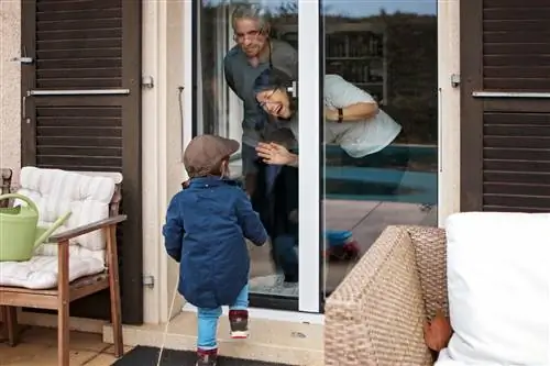 Может ли отсутствие прикосновений во время пандемии навредить нашему здоровью?