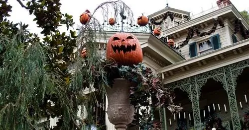 8 странных фактов о доме с привидениями, которые напугают вашего ребенка этим Хэллоуином