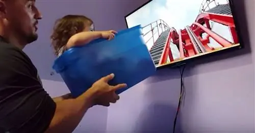 Посмотрите, как папа воссоздает Диснейленд дома для своей дочери