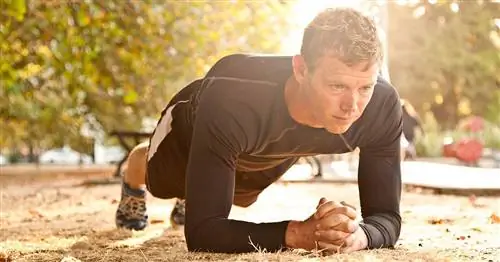 Лучшая программа тренировок для всех новоиспеченных пап, которые сгибают новорожденного