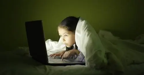 Эксперимент показал, что воздействие света на детей перед сном влияет на их привычку спать