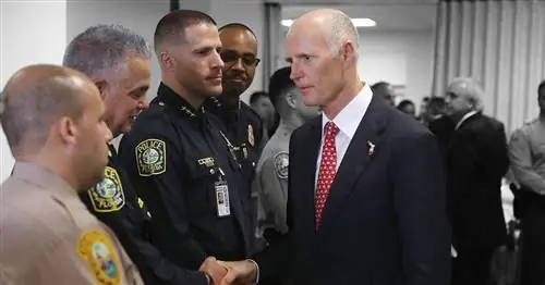 Флорида приняла закон о прекращении продажи оружия подросткам и обучении учителей стрельбе