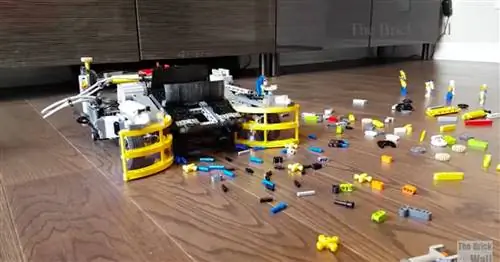 Этот «Lego Roomba» почти превращает уборку кирпичей в развлечение