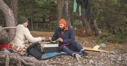 Эта портативная походная плита для отцов-снобов с серьезным дизайном