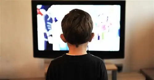 9 популярных мифов о воспитании детей, от проглатывания жвачки до косоглазия