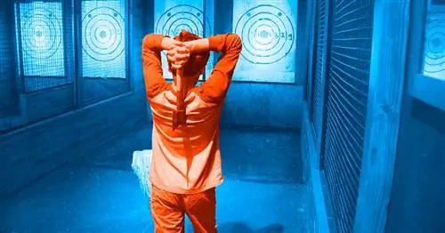 Как научить ребенка безопасно метать топор