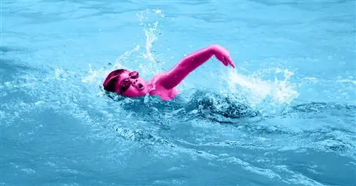 Как научить ребенка плавать вольным стилем
