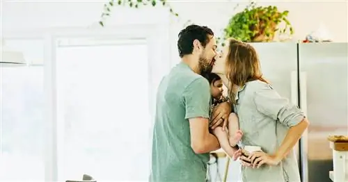 Да, вам нужно отдавать предпочтение браку, а не детям