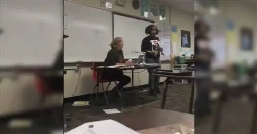 Мама становится вирусной после того, как столкнулась с хулиганами своей дочери в школе