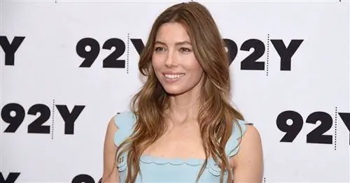 Джессика Бил выступает против законопроекта о вакцинации в Калифорнии