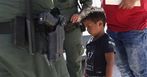 Как помочь семьям иммигрантов, столкнувшимся с разлукой на границе