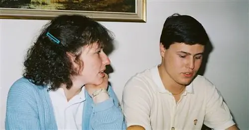 Почему мужчины отдаляются от своих партнерш и как они могут вернуться назад