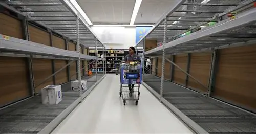 Walmart «Паника» - это не только предметы первой необходимости - как насчет краски для волос?