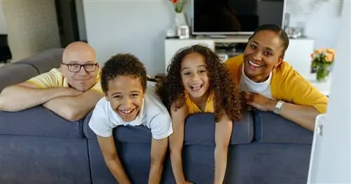 Моя семья теперь типичная американская семья из четырех человек. И это отстой