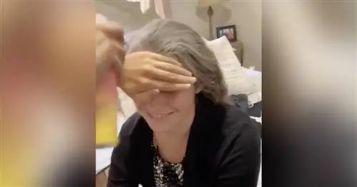 Подростки работали под прикрытием, изображая стариков в масках, чтобы набрать выпивку