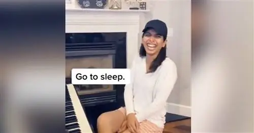 Папа весело сжигает фортепианные выступления дочери в TikTok