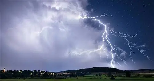 Как объяснить ребенку, что такое гроза? Спросите физика молний