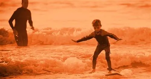 Научите своего ребенка серфингу с Big Wave Surfer Reef McIntosh