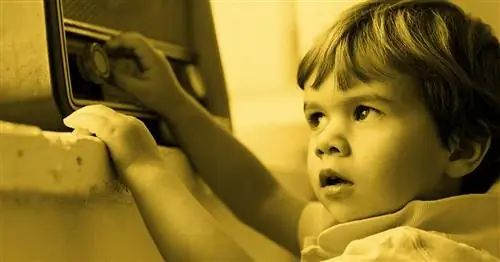 Телевидение или радио: что хуже для вашего ребенка?