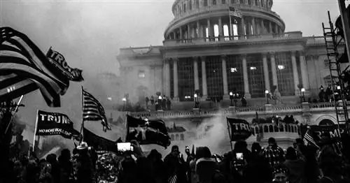 Как вместе с детьми наблюдать за попыткой государственного переворота