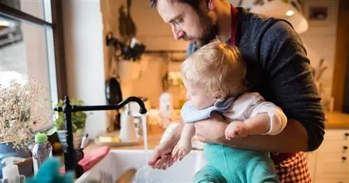 В Британии стереотип о несчастном отце уйдет в прошлое