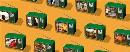 Изображение винтажных телевизоров с документальными фильмами на экранах.