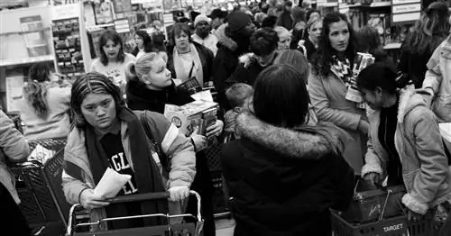 Черная пятница закончилась? Walmart больше не будет открывать магазины в День Благодарения