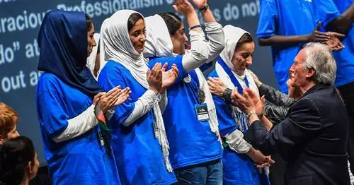 Женская робототехническая команда «Спасла себя» и покинула Афганистан