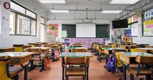 Закон Техаса разрешает родителям носить красную рубашку в средней школе