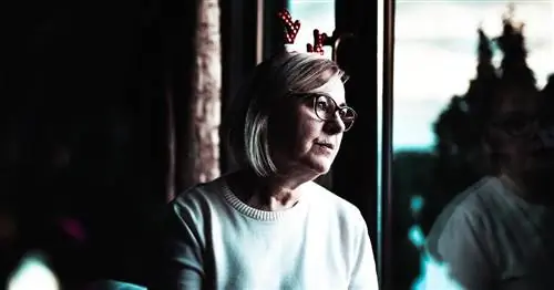 Большинство американцев не будут открывать рождественские подарки в непривитой семье, говорится в опросе