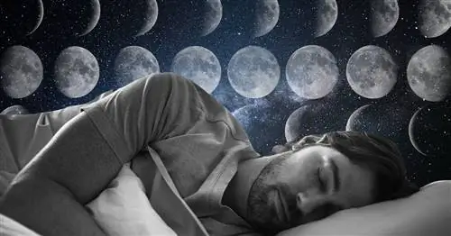 Некоторые фазы Луны мешают мужскому сну, говорится в исследовании