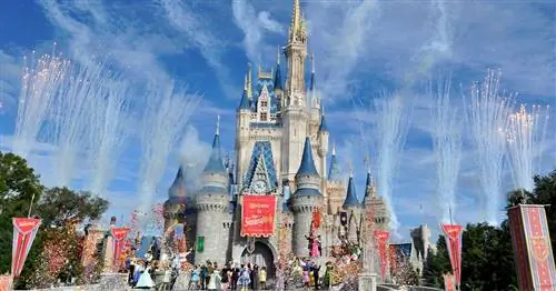 В Disney World по-прежнему работает дюжина первоначальных сотрудников, 50 лет спустя