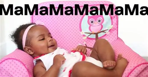 Посмотрите, как расстроенный папа умоляет дочь сказать «Дада»