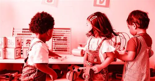 «Я не мог в это поверить»: 7 родителей рассказывают ужасные истории из своего детского сада