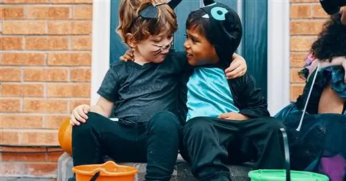 Простые костюмы на Хэллоуин своими руками для детей и всей семьи