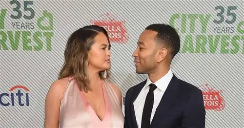 Джон Ледженд доказывает, что даже хорошие мужья не рассказывают женам хорошие новости