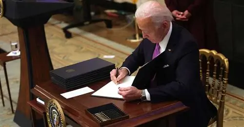 Джо Байден подписал распоряжение об ускорении выплат стимулирующих мер