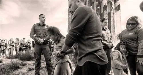 Как можно не сочувствовать родителям, ищущим убежища?