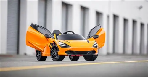 Этот спортивный автомобиль McLaren 720S для детей невероятно элегантен