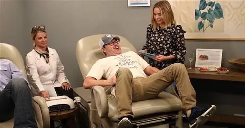 «Momsplaining» Кристен Белл заставляет мужчину терпеть родовые схватки