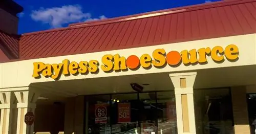 Возьми этот шкафчик для ног! Обувь Payless возвращается из мертвых