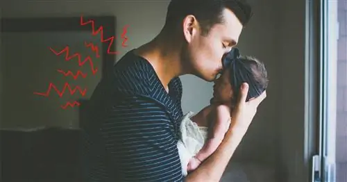 Как носить ребенка, не выгибая спину